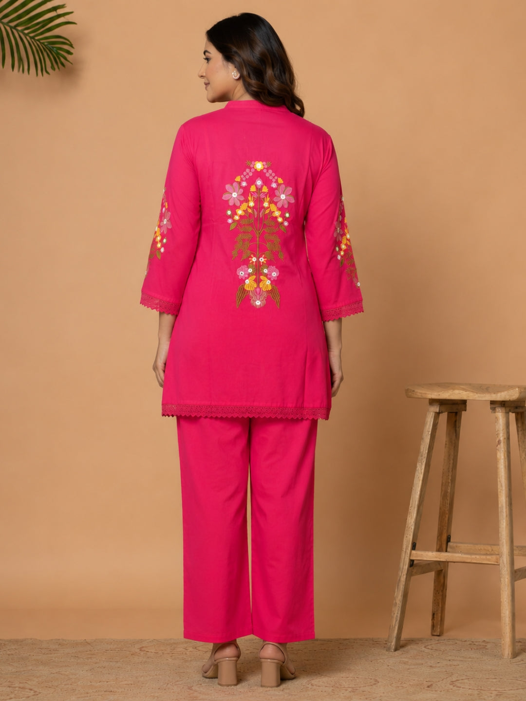 Pink Pure Cotton Kurta Pant Set with Floral Embroidery