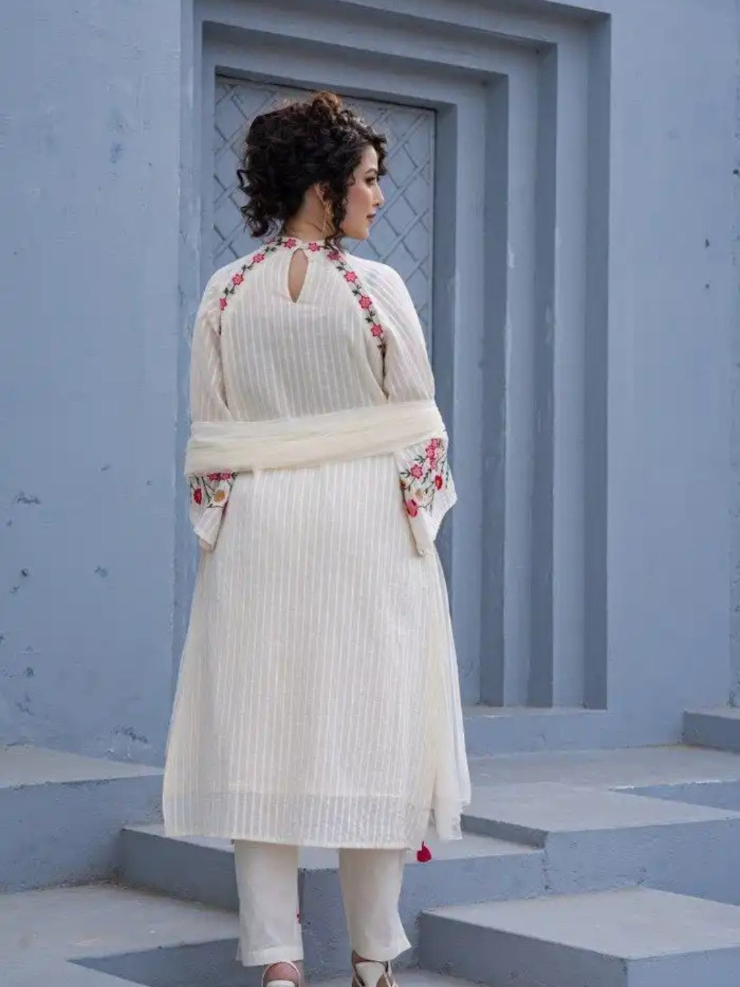 Elegant White Floral Embroidered Cotton Kurta Set with Net Dupatta