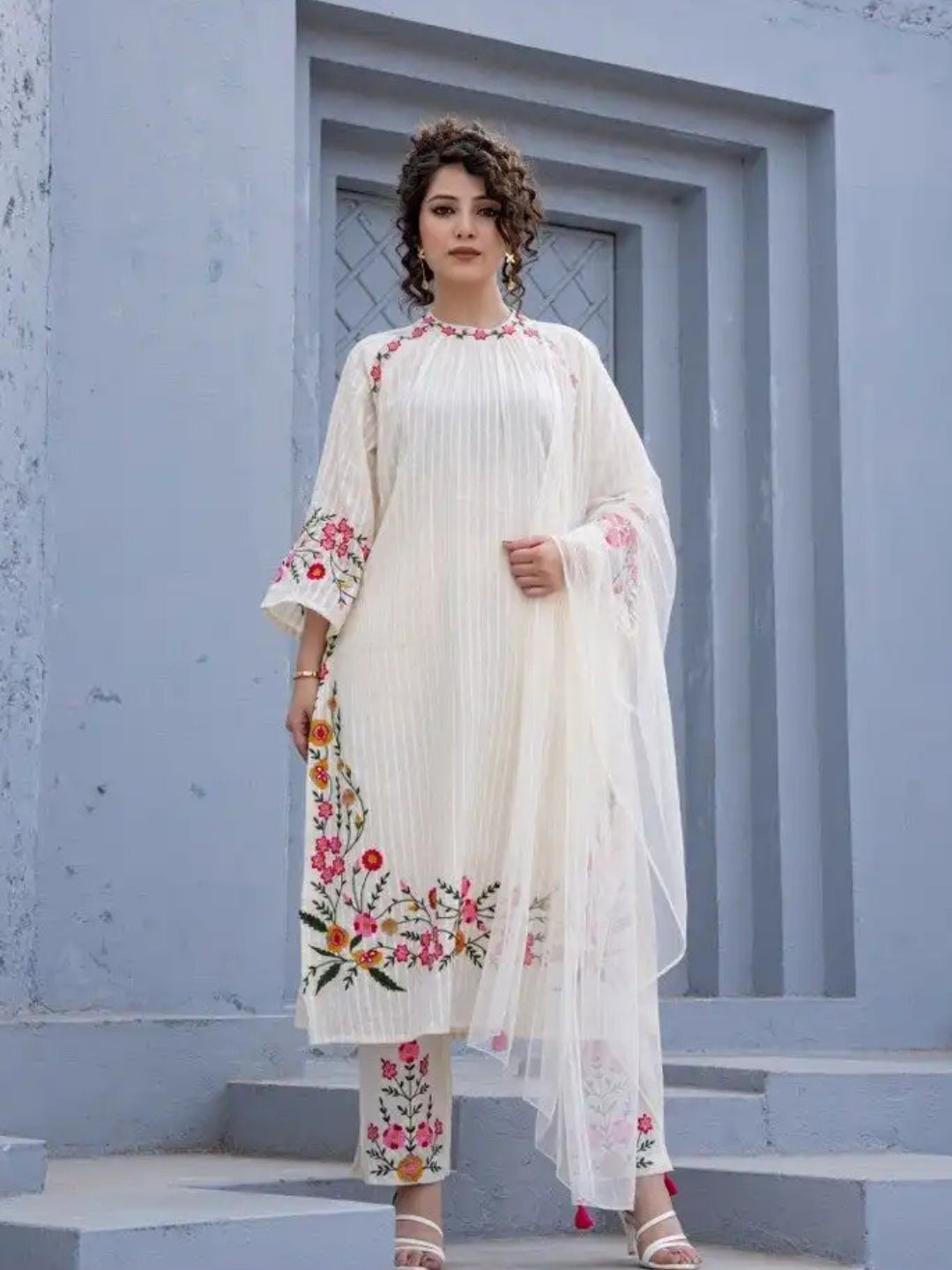 Elegant White Floral Embroidered Cotton Kurta Set with Net Dupatta