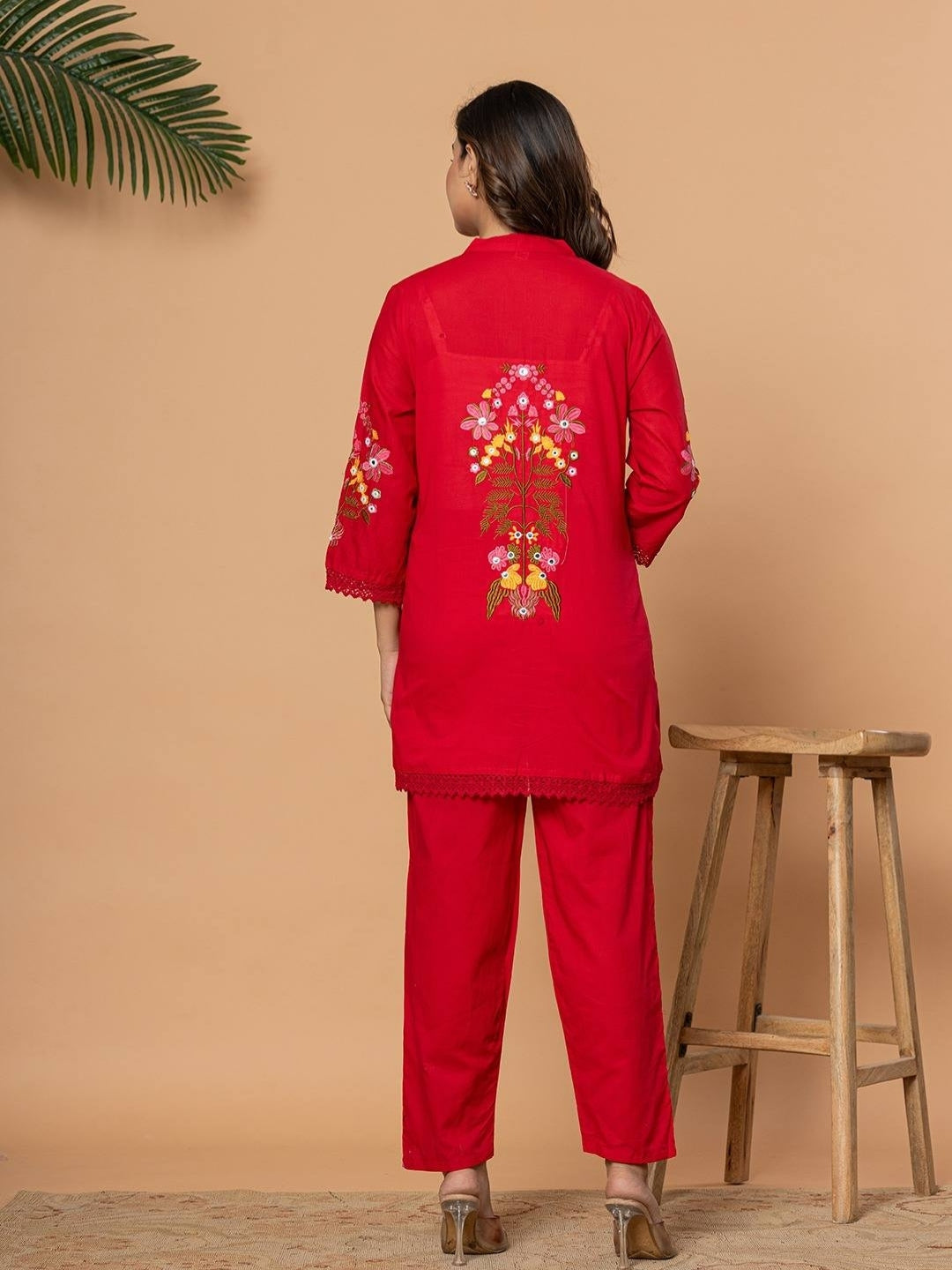 Rani Pink Pure Cotton Kurta Pant Set with Floral Embroidery