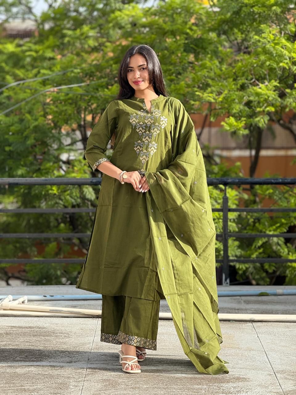 Olive Green Cotton Suit Set with Geometric Thread Work – Daily & Festive Wear