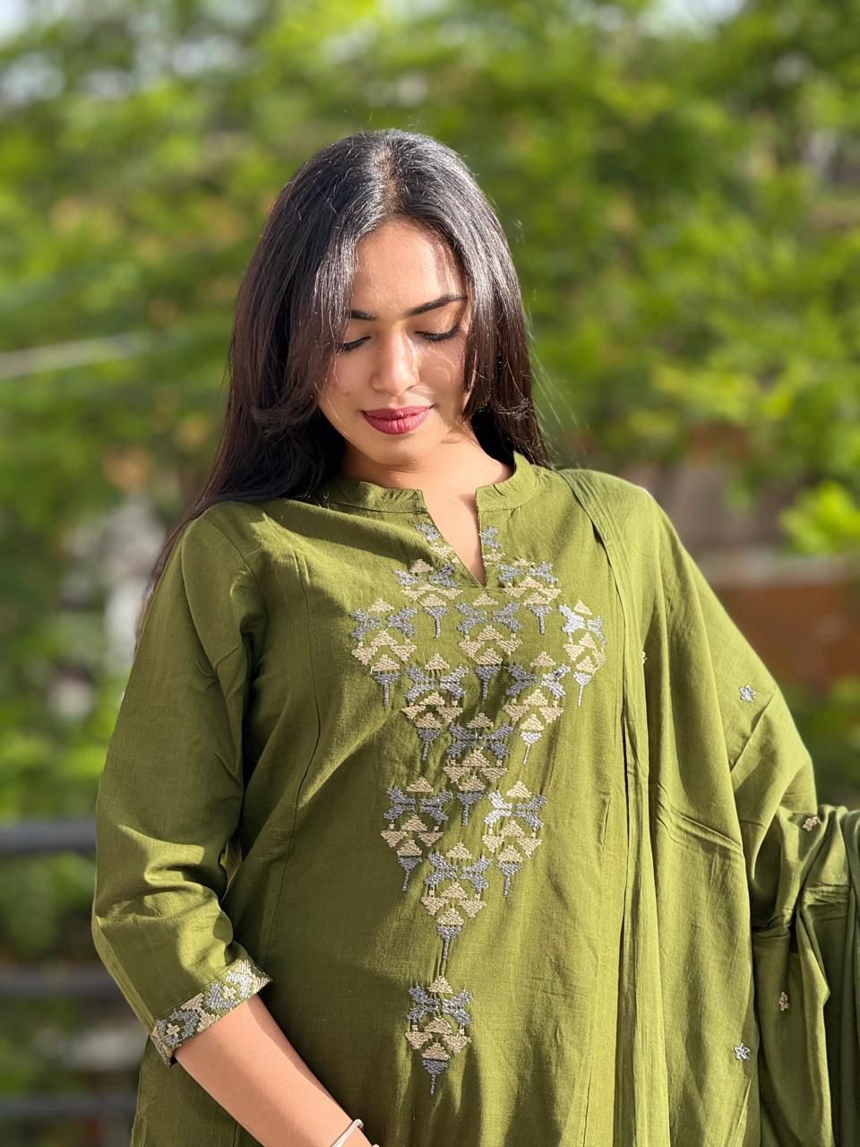 Olive Green Cotton Suit Set with Geometric Thread Work – Daily & Festive Wear