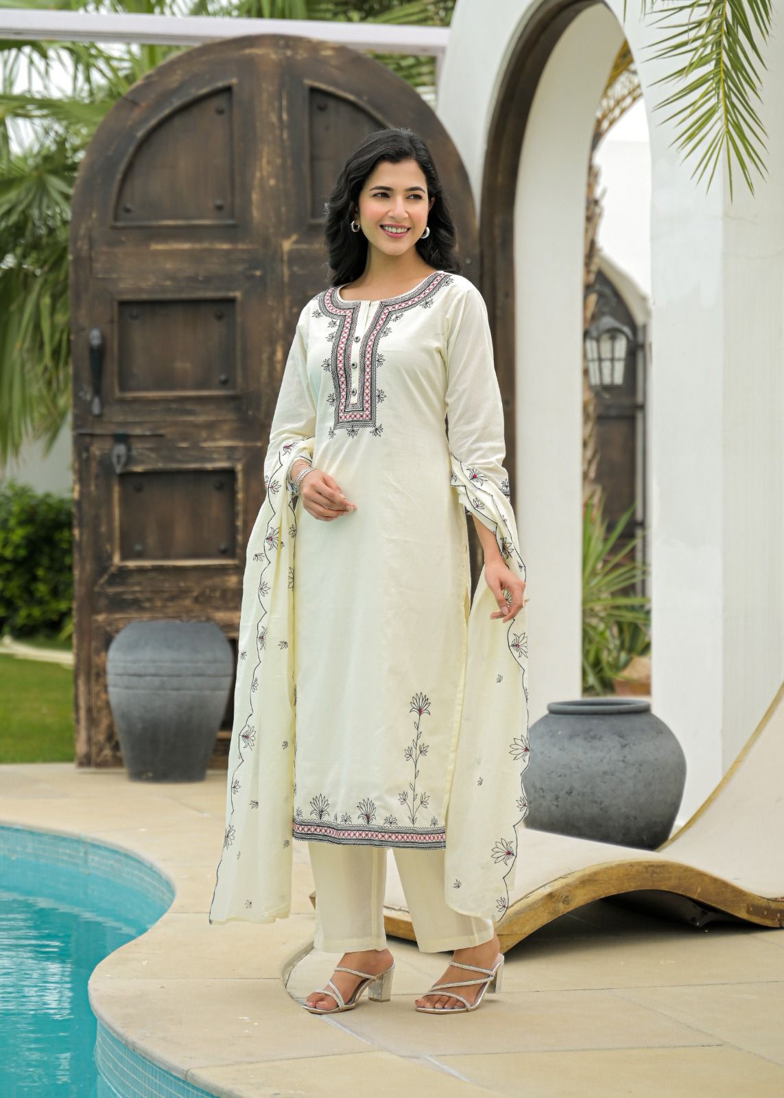 White Cotton Embroidered Suit Set with Contrast Detailing – Elegant Daily & Festive Wear